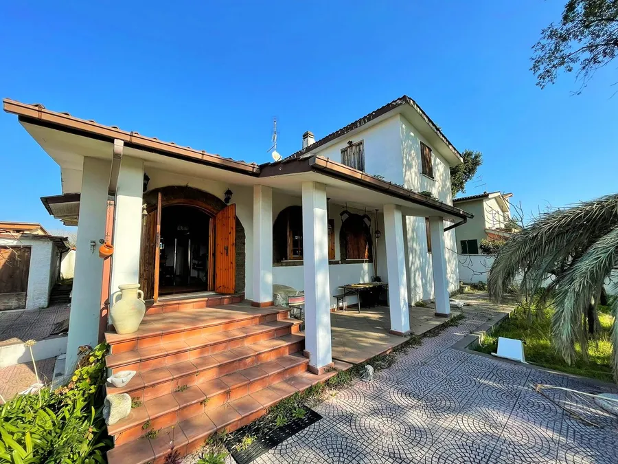 Villa unifamiliare di 150 mq a Aprilia, La Cogna, vista principale